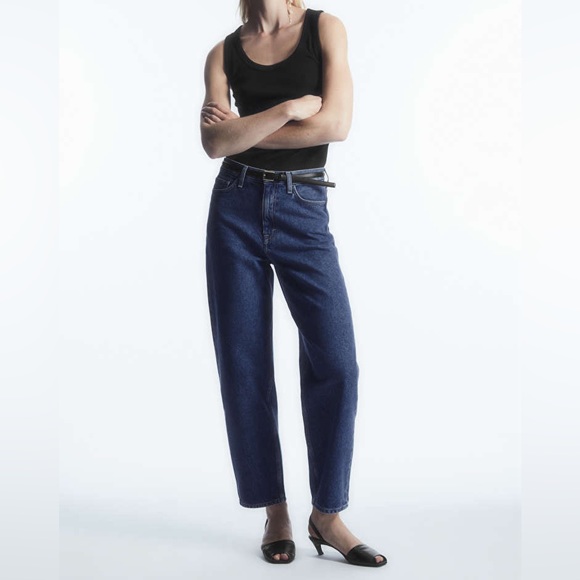 COS Denim - COS Arch jeans, tapered in dark blue denim. In like-new condition.